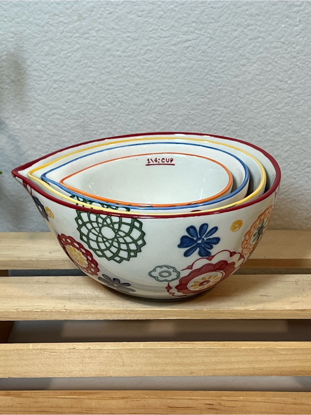 P1 Pier 1 EUC 4-Piece Multicolor Floral Ceramic Nesting Measuring Cups | Boho